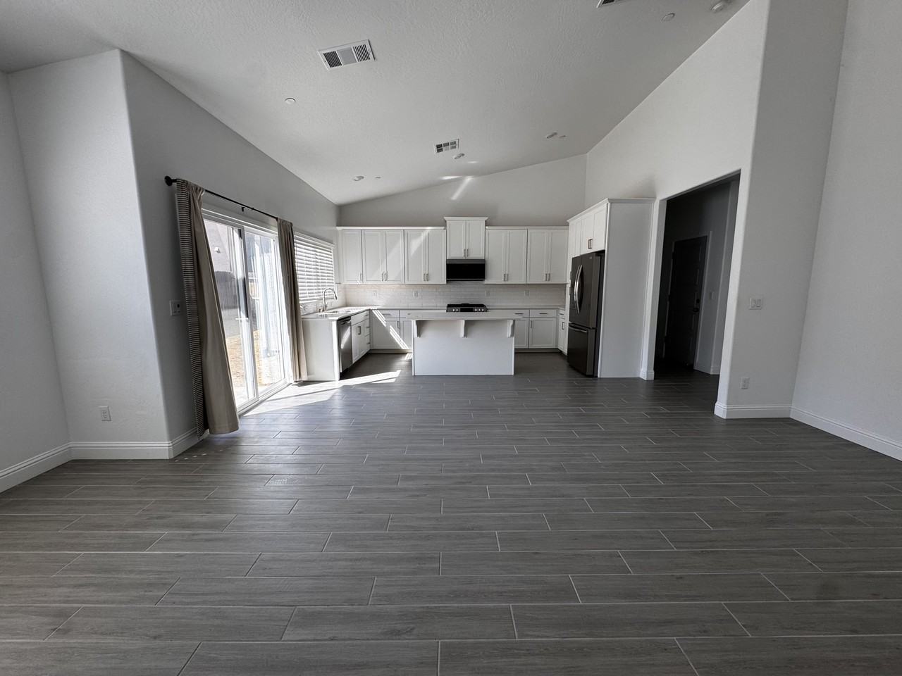 N Phoenix Ave #NA - Photo 7 of 24