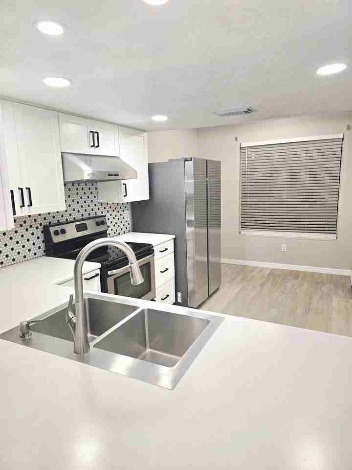 16565 Brigadoon Dr - Photo 2 of 21