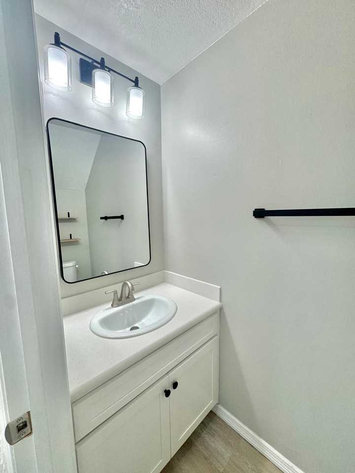 16565 Brigadoon Dr - Photo 7 of 21