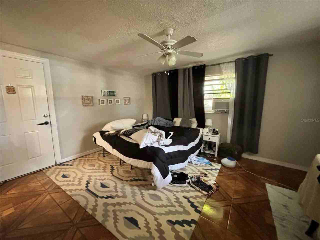 1615 24th St #A - Photo 2 of 4