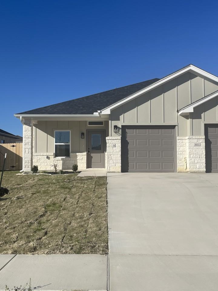 102 Leon Ln #A - Photo 2 of 20