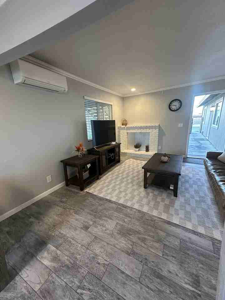 308 W Wilson Ave #B - Photo 5 of 16