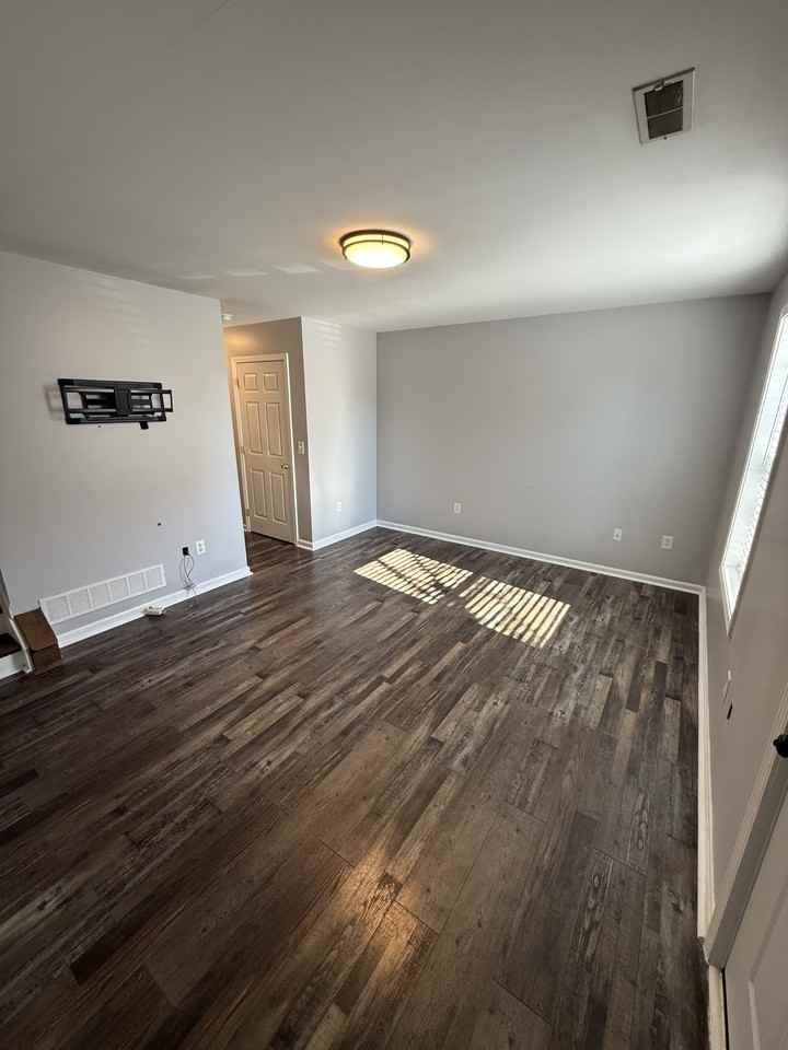 809 Isabella St #NA - Photo 2 of 26