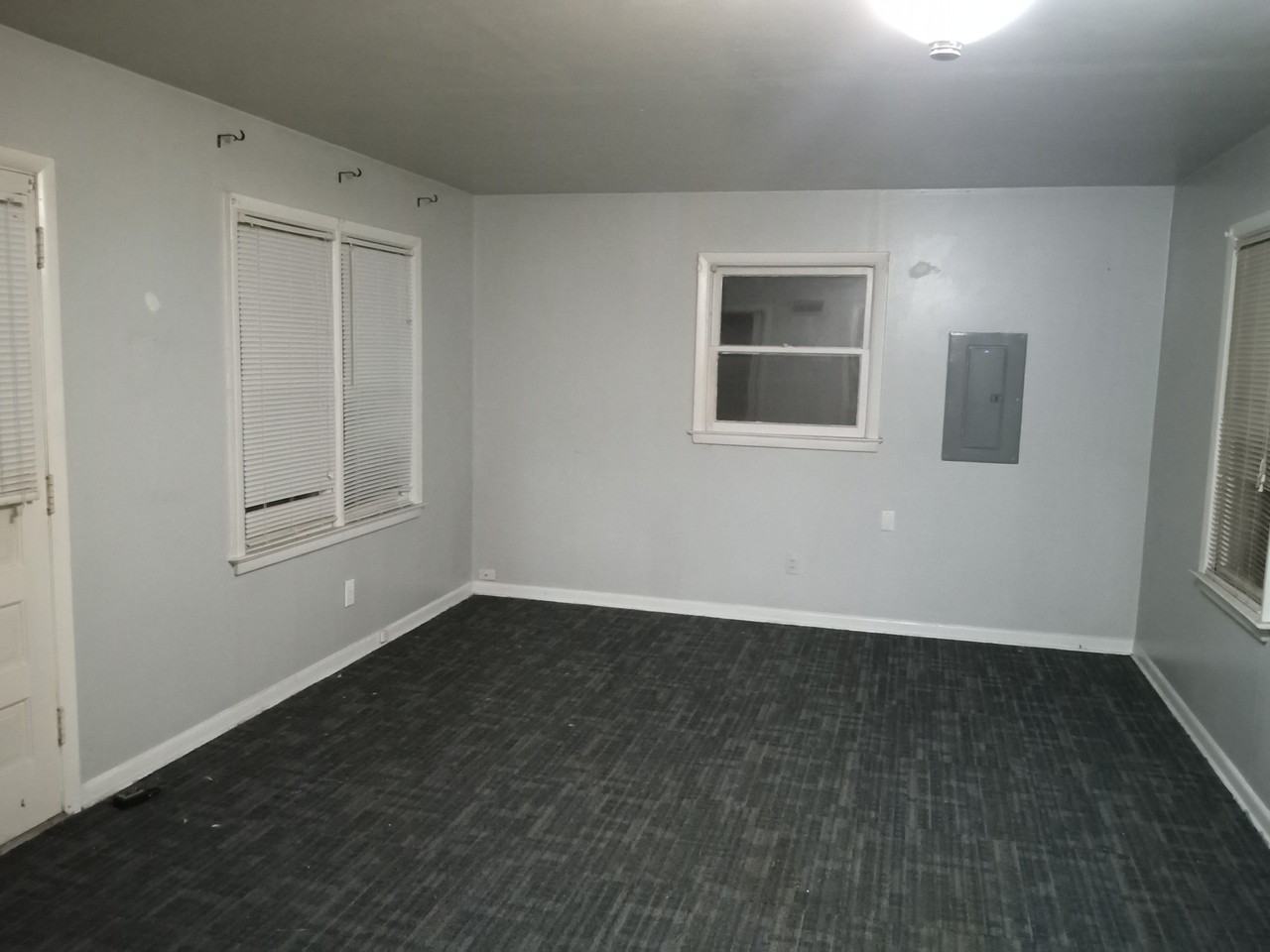 611 Croswell St #C - Photo 3 of 6