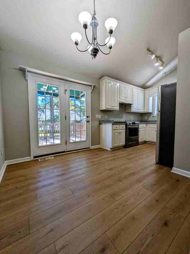 243 Dullis Cir #NA - Photo 3 of 11