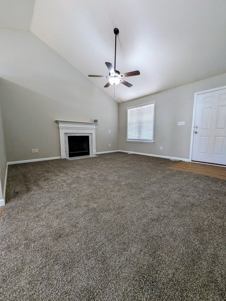 243 Dullis Cir #NA - Photo 5 of 11