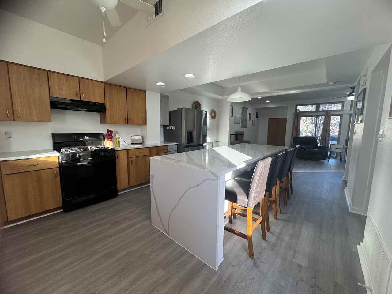 915 2nd St Sw #NA - Photo 2 of 17