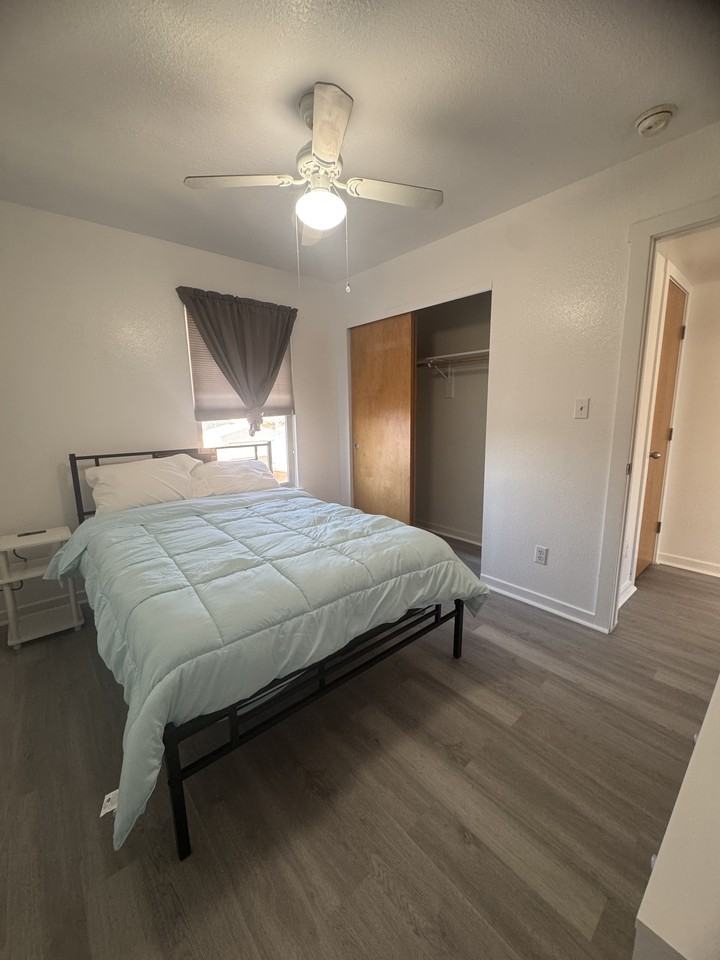 915 2nd St Sw #NA - Photo 3 of 17