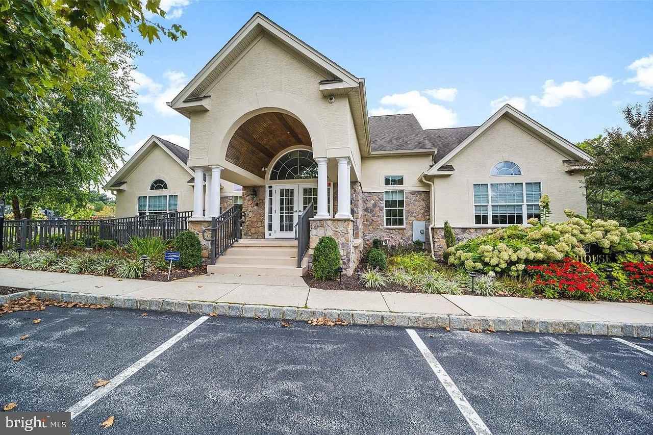 21 Oakbrook Ct #NA - Photo 5 of 41