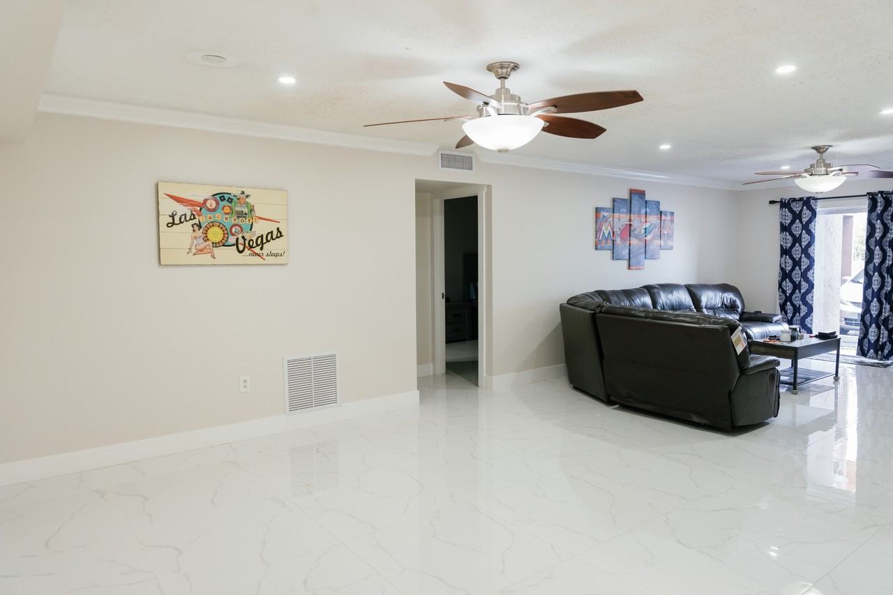 9409 Sw 76th St #X15 - Photo 5 of 17