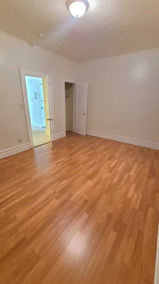 27 Colleen St #1R - Photo 5 of 14