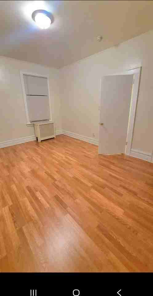 27 Colleen St #1R - Photo 6 of 14