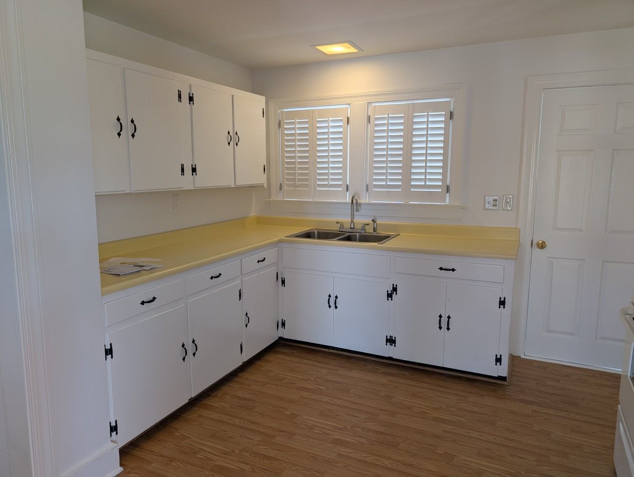 2212 Birch Ave - Photo 3 of 6