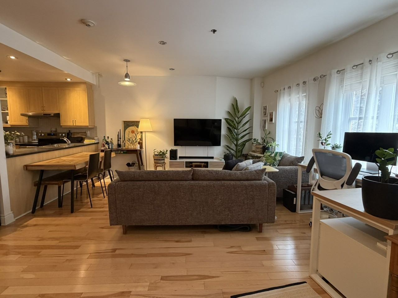 849 Rue du Glacis - Photo 3 of 11