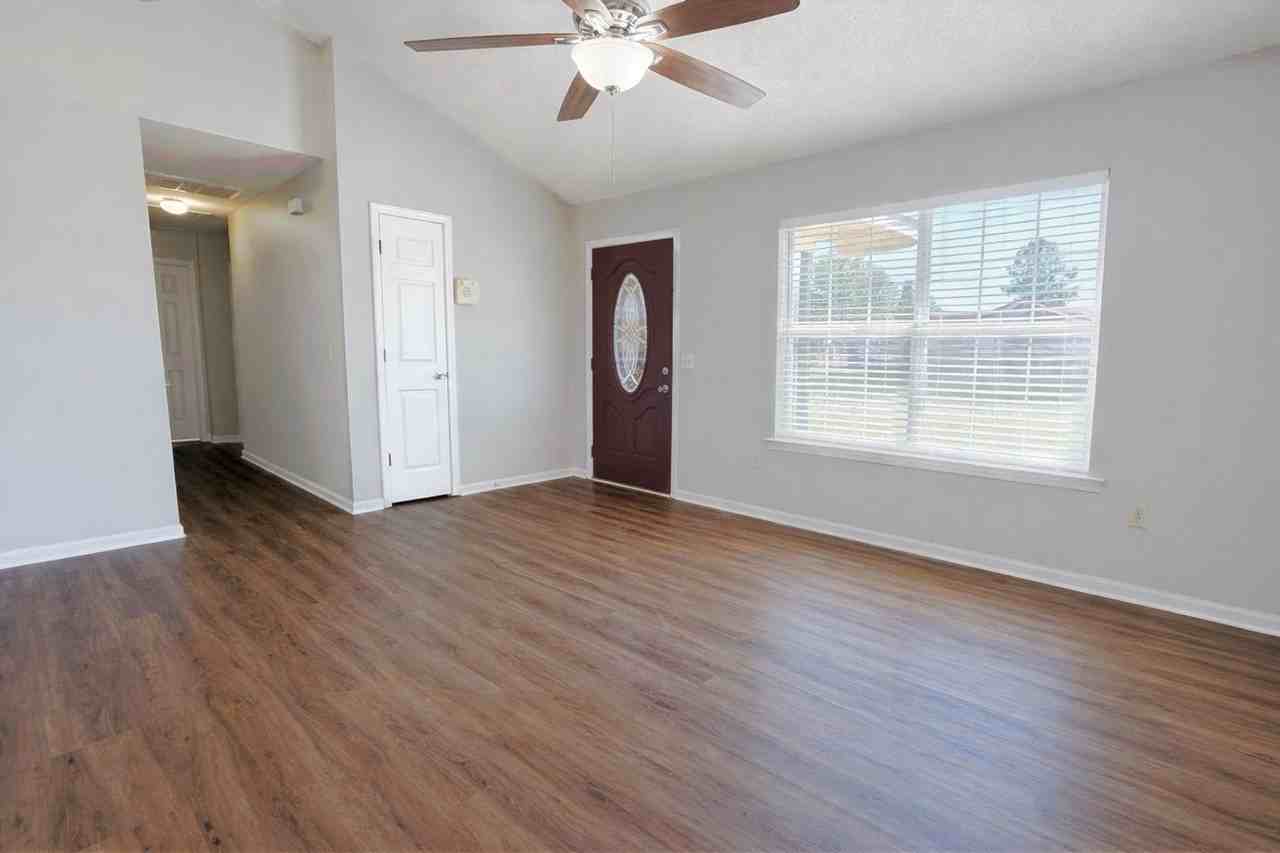 271 Sheila Dr - Photo 3 of 37
