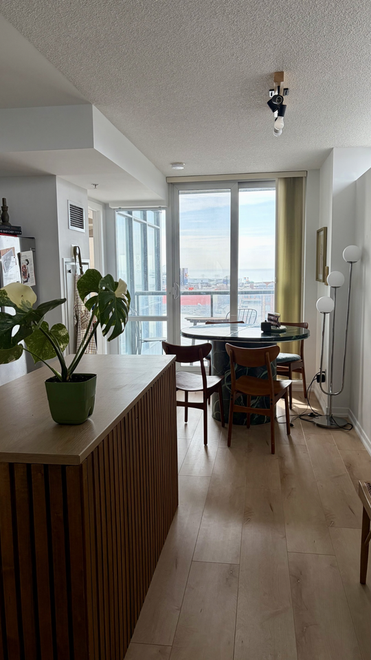 20 Joe Shuster Way #1113 - Photo 2 of 19