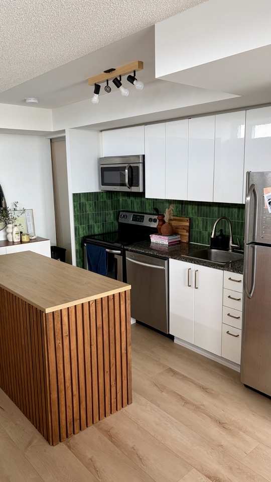 20 Joe Shuster Way #1113 - Photo 3 of 19