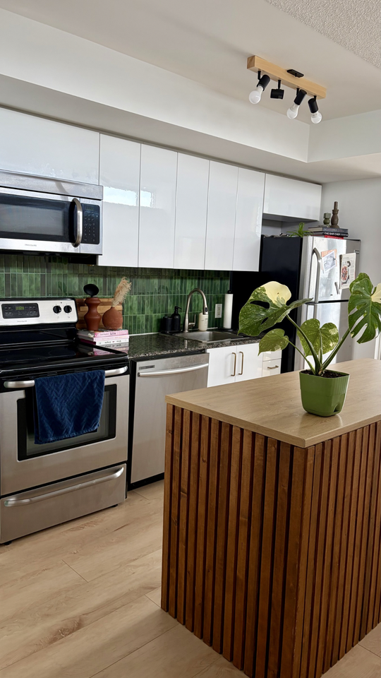 20 Joe Shuster Way #1113 - Photo 4 of 19