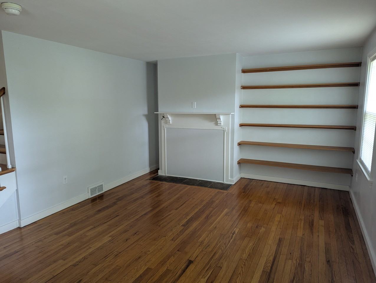 208 Easterly Pkwy #208 - Photo 3 of 15