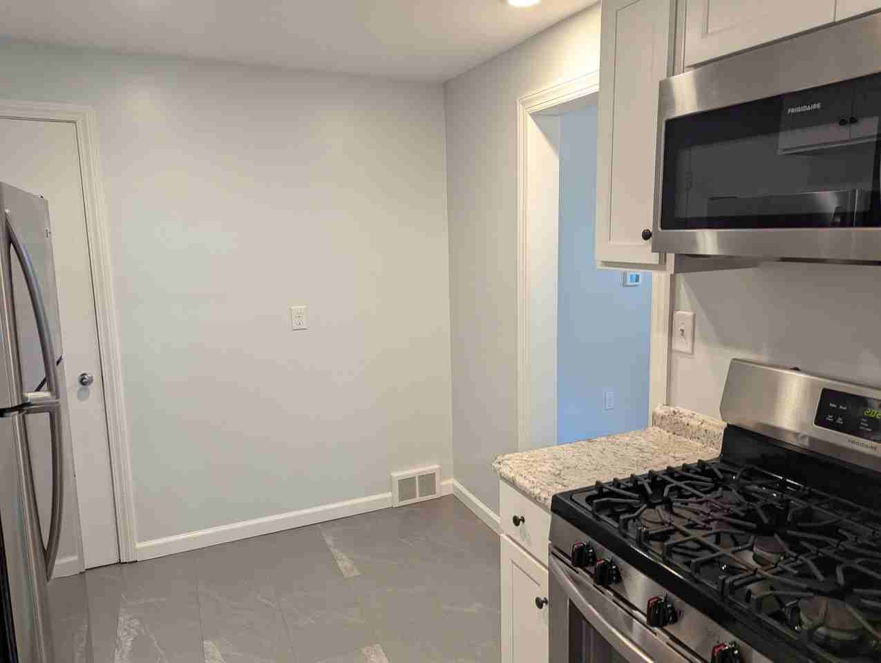 208 Easterly Pkwy #208 - Photo 7 of 15