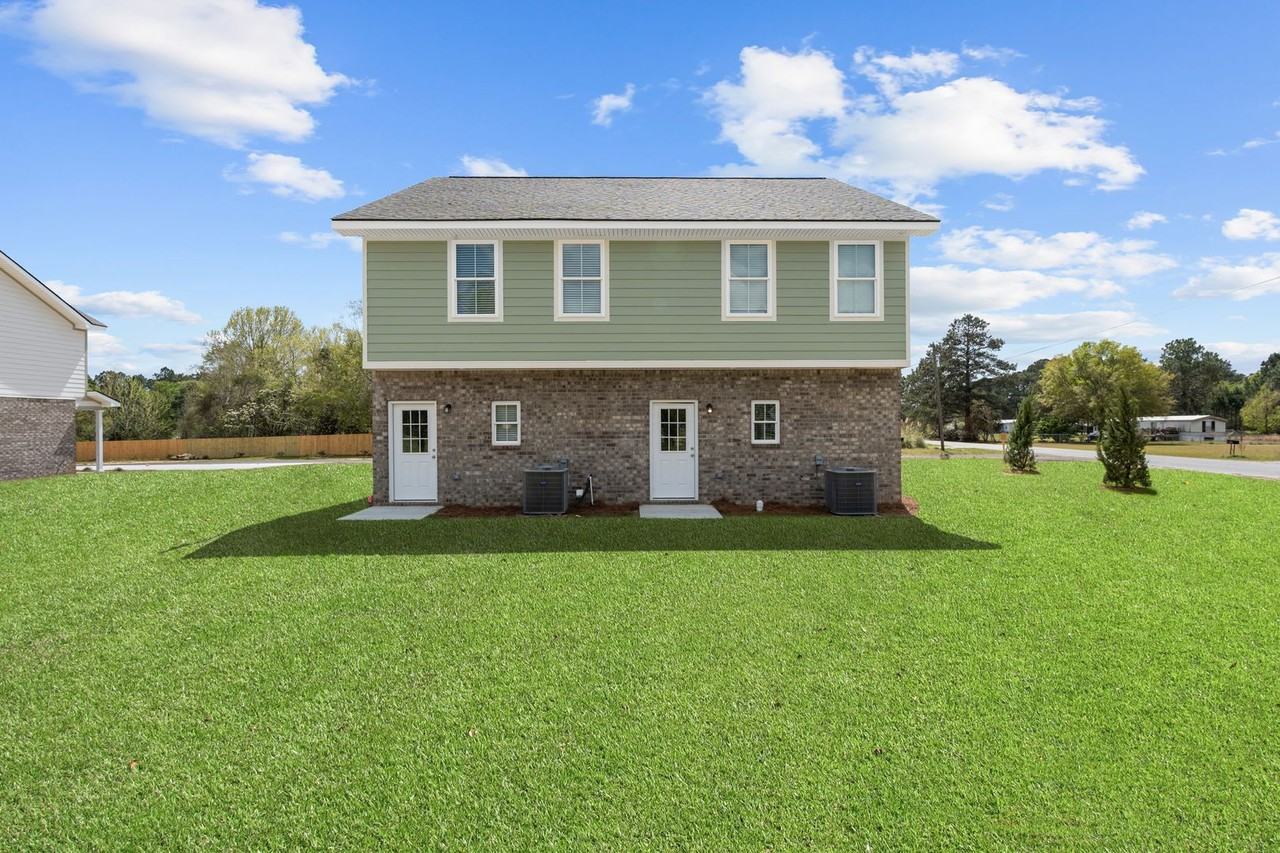 102 Skye Dr - Photo 2 of 15