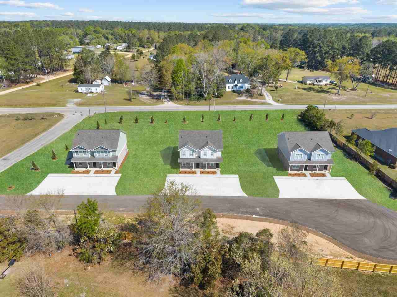 102 Skye Dr - Photo 3 of 15