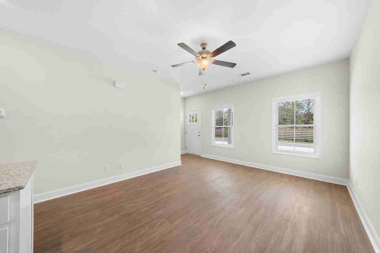 102 Skye Dr - Photo 7 of 15