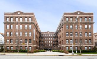 featured image of 39 N Fullerton Ave