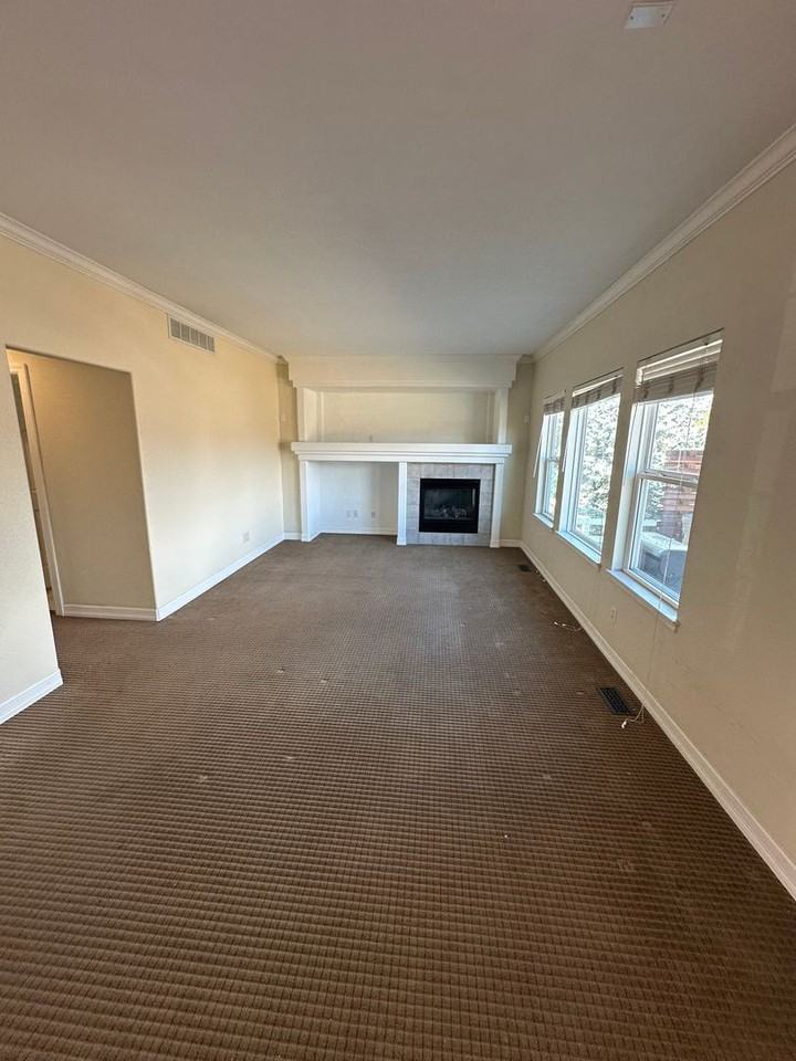 122 Whitney Ct - Photo 4 of 13