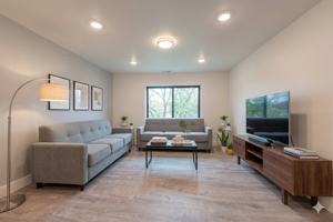 featured image of 911 S Main St