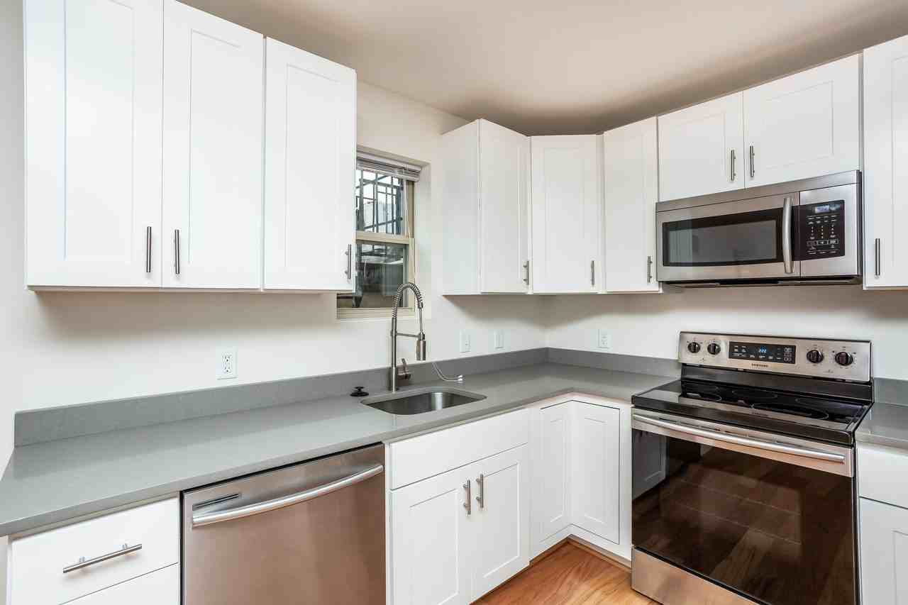 For Rent: Downtown Elegance at 605 Park Ave– Your Urban Haven Awaits! - Photo 7 of 21