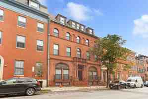 featured image of 815 Park Ave