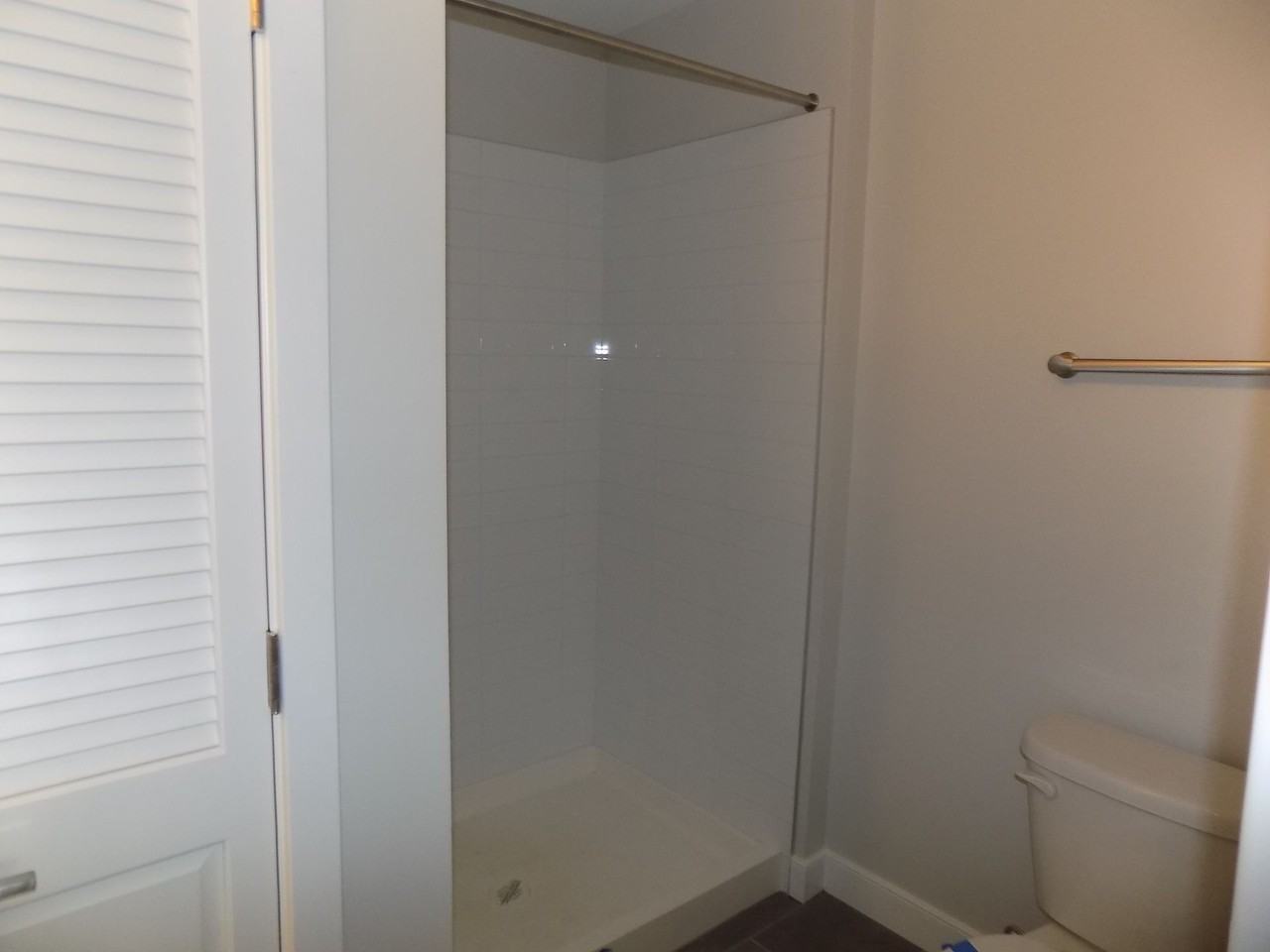For Rent: Stylish Urban Living at 815 Park Ave – Your City Oasis Awaits! - Photo 7 of 50