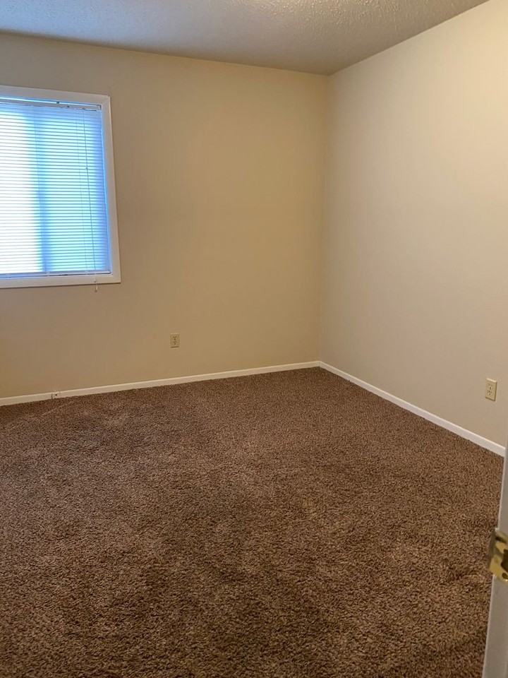 2400 Mcfarland Dr - Photo 5 of 5