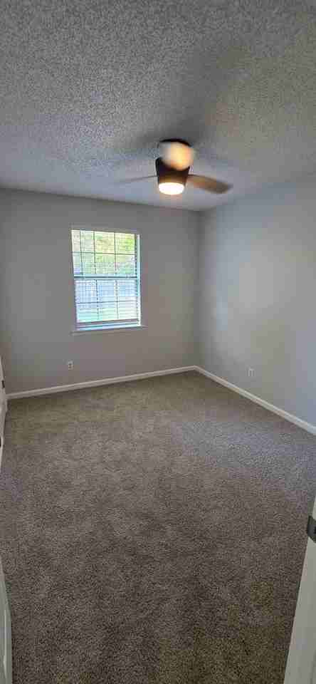 1475 Ben Gay Way - Photo 3 of 10