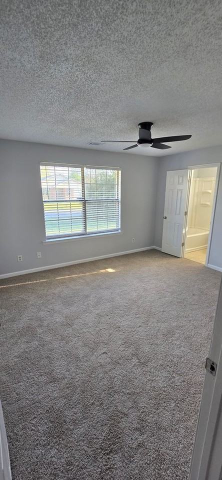 1475 Ben Gay Way - Photo 4 of 10