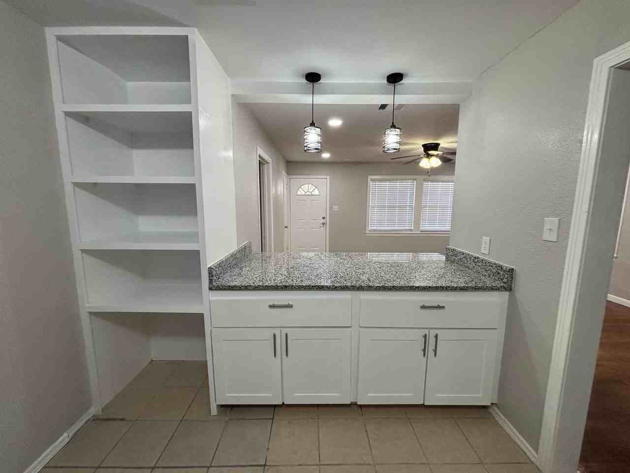 1401 Austin St - Photo 3 of 16