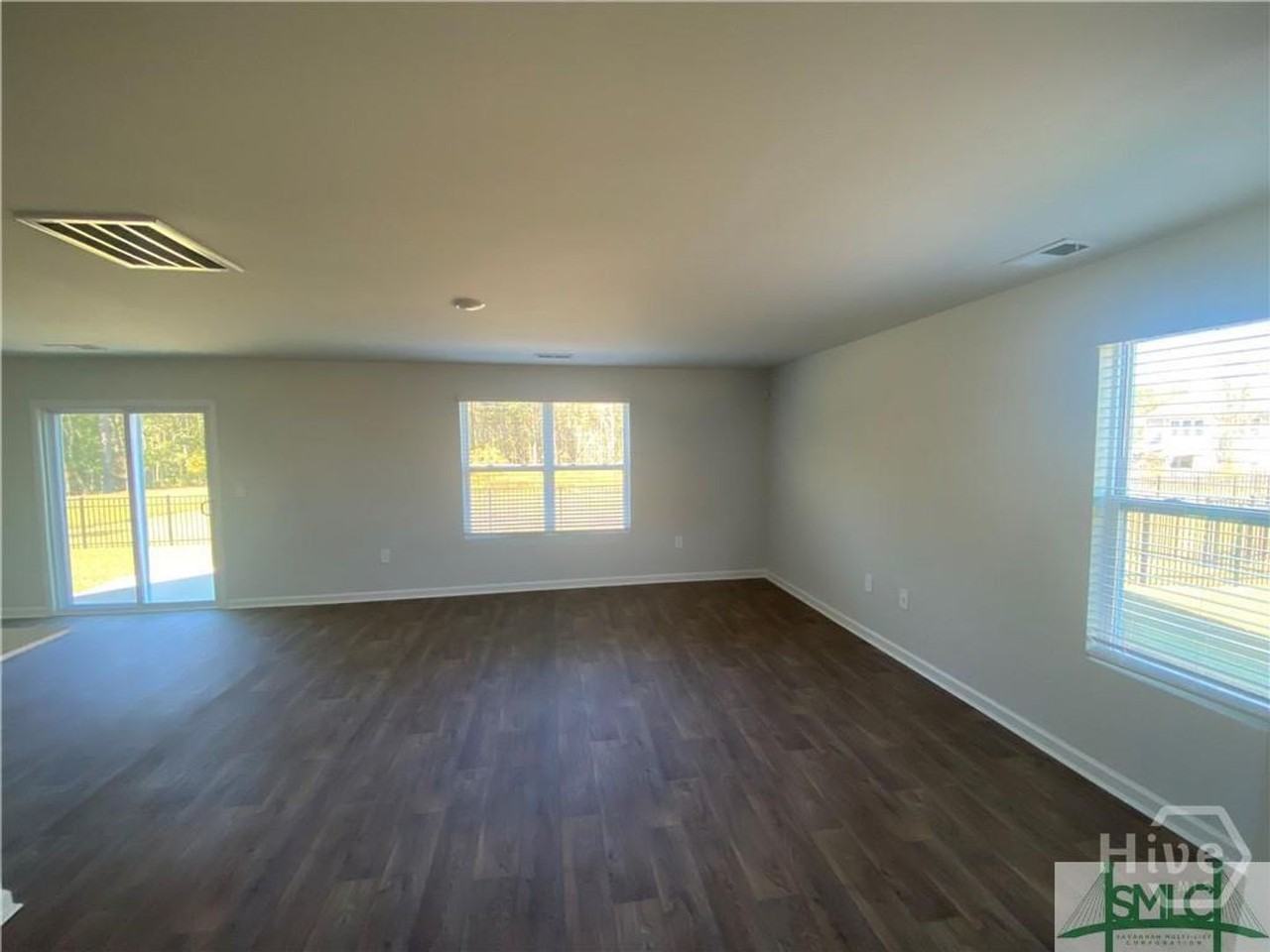 506 Windsong Dr - Photo 4 of 19