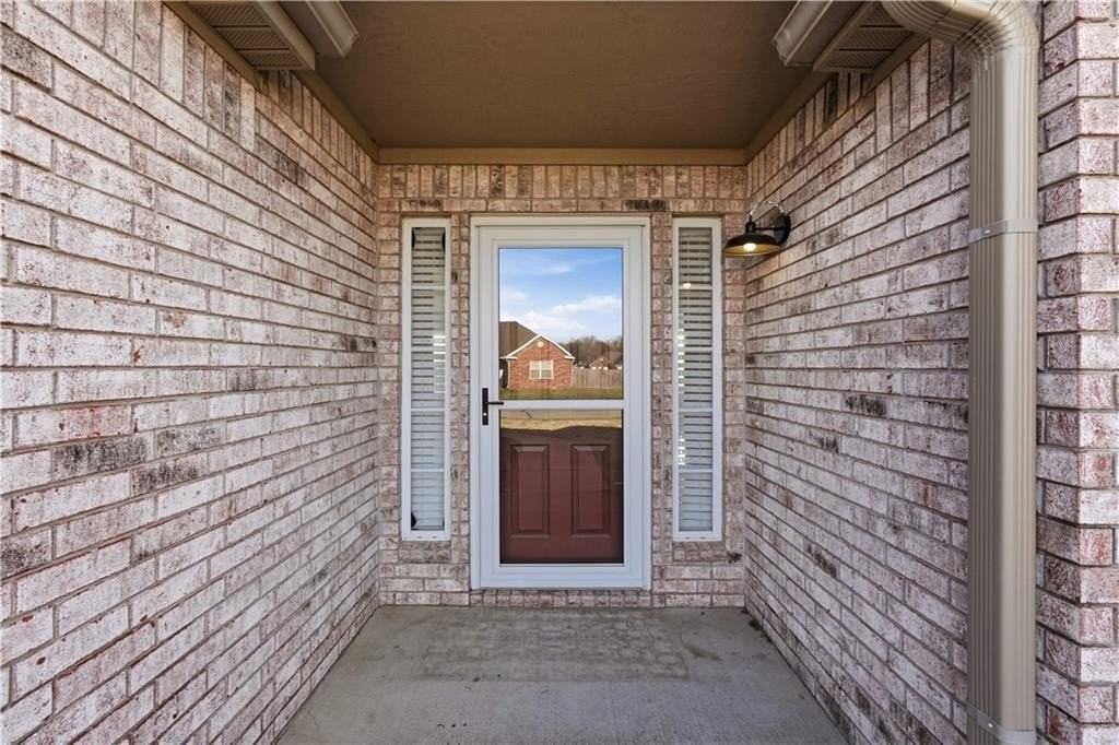 551 Dogwood St - Photo 3 of 26