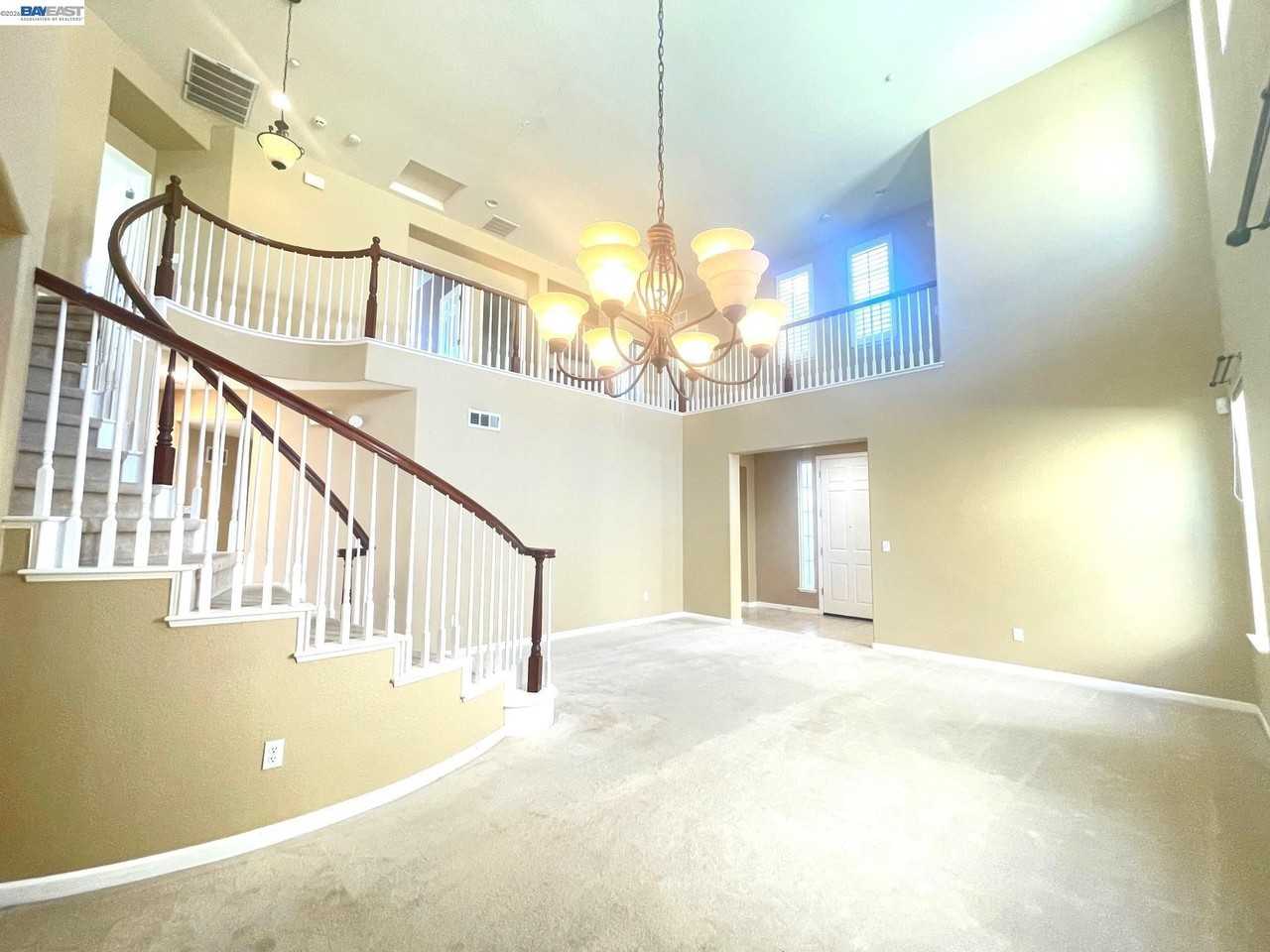 1669 Marina Way - Photo 6 of 35