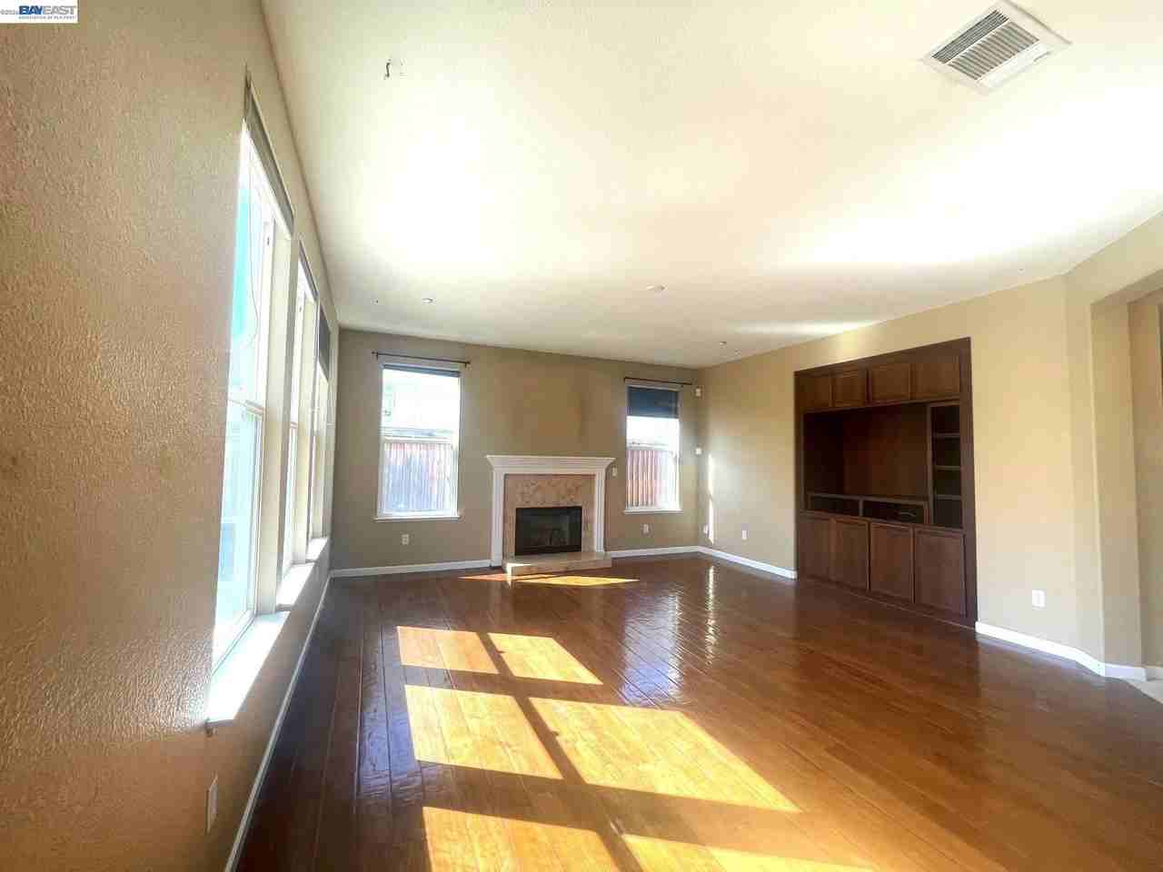 1669 Marina Way - Photo 7 of 35