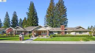 261 Saint Paul Dr - Photo 1 of 1