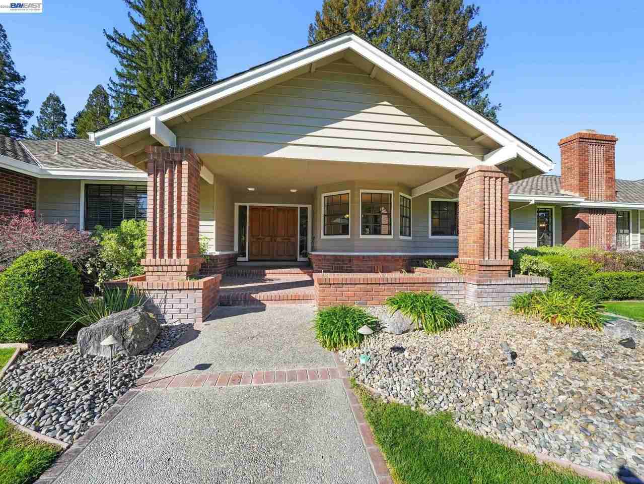 261 Saint Paul Dr - Photo 2 of 41