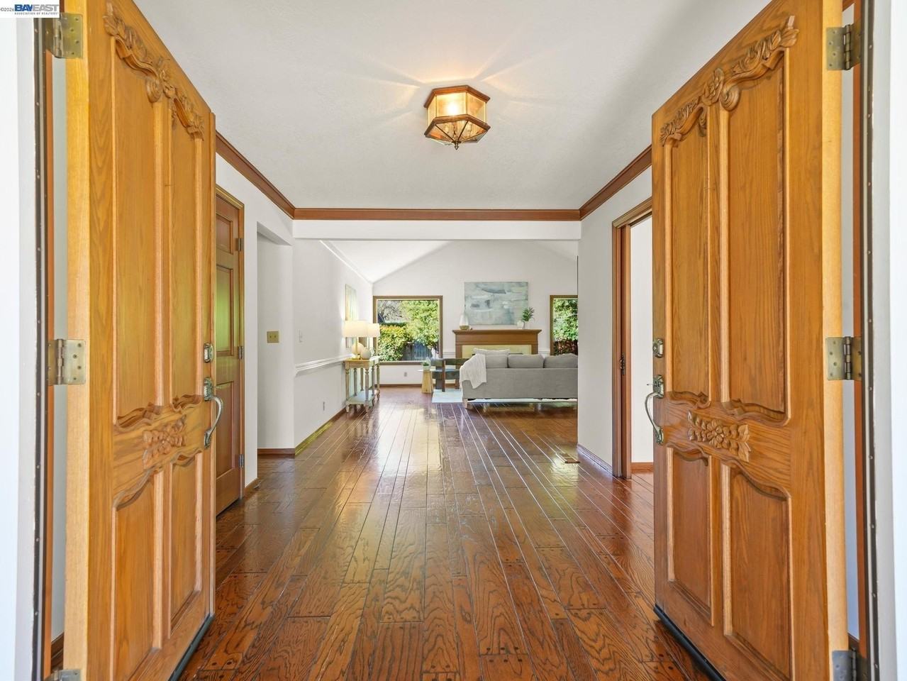 261 Saint Paul Dr - Photo 3 of 41