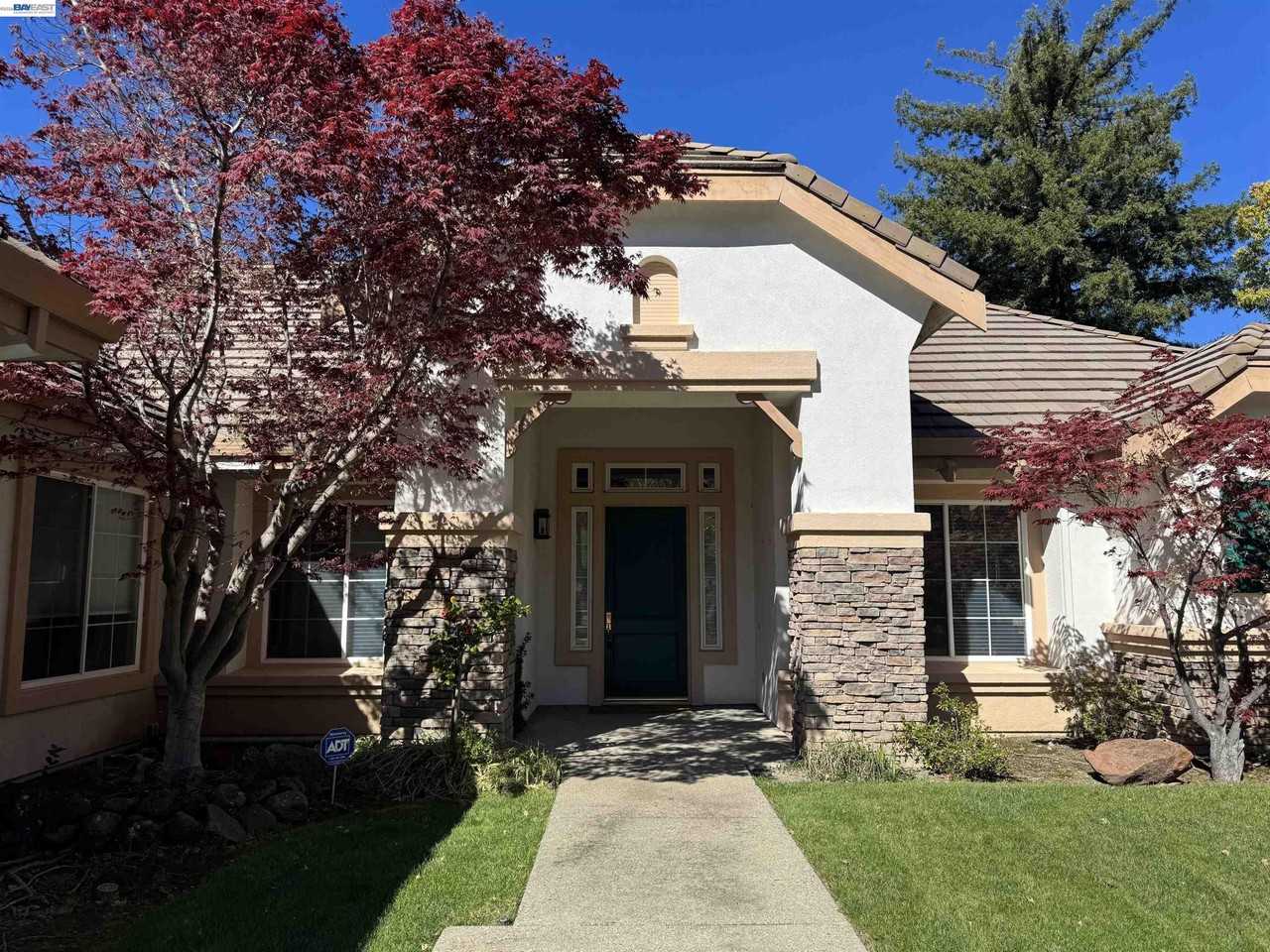 118 Deer Meadow Ter - Photo 2 of 28