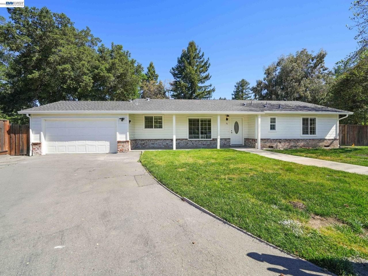 72 Orchard Ct - Photo 2 of 26