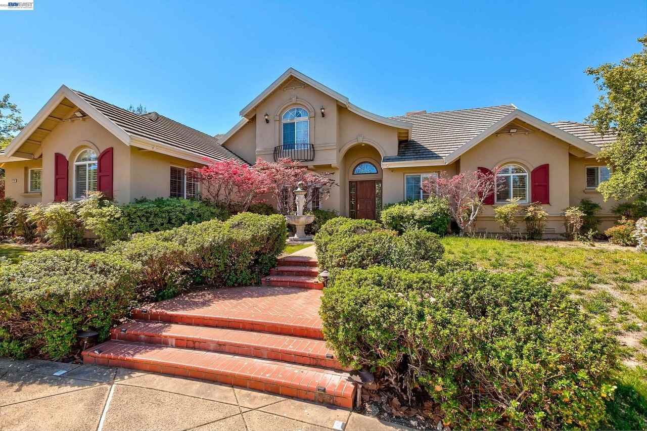 2779 E Ruby Hill Dr - Photo 6 of 50