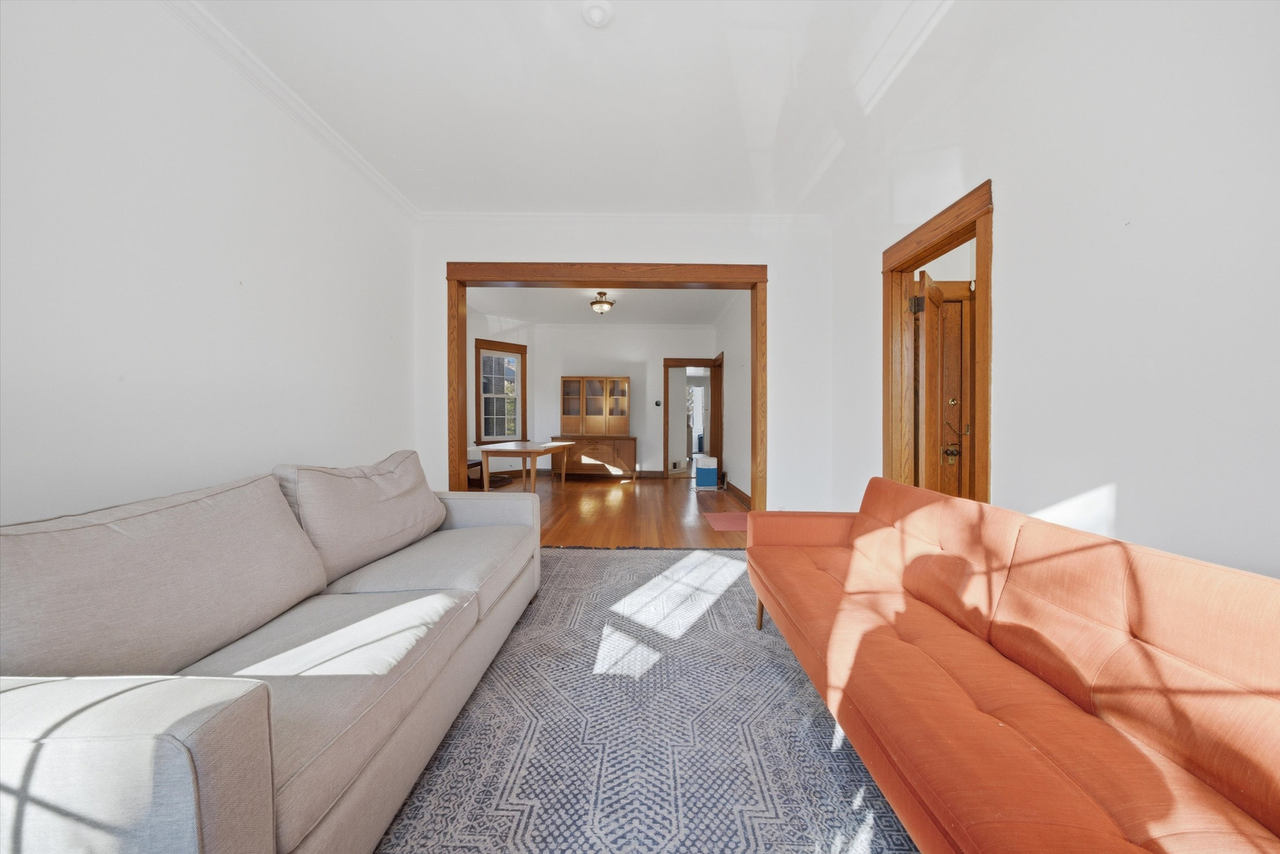 6230 N Wayne Ave - Photo 5 of 14