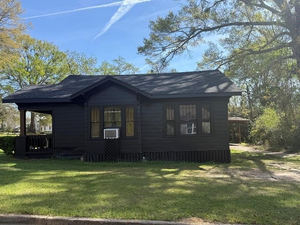 469 Ogden St - Photo 2 of 9