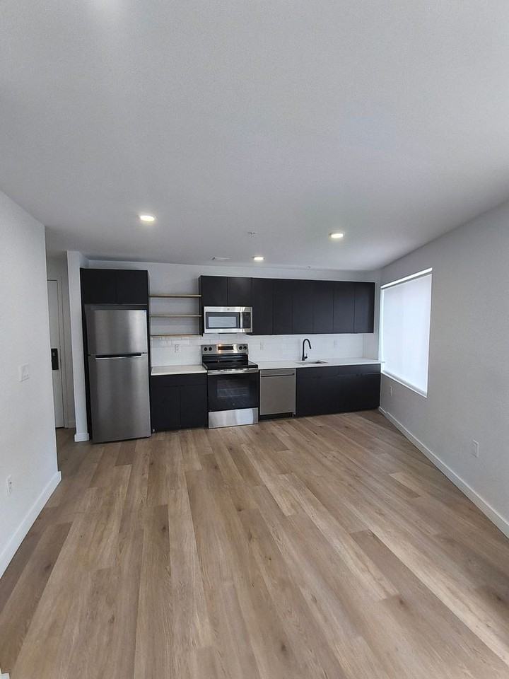 River Pointe - Photo 2 of 16